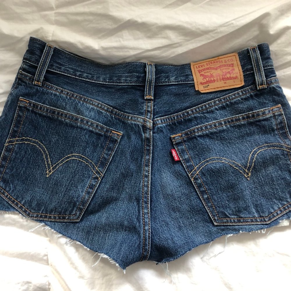 Levi's 501 Distressed Short Shorts size 26